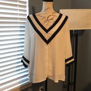 3/4 sleeve sheer V blouse